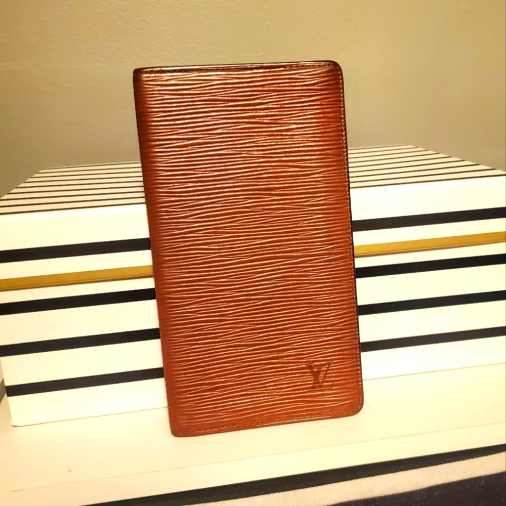 LV Epi check book cover